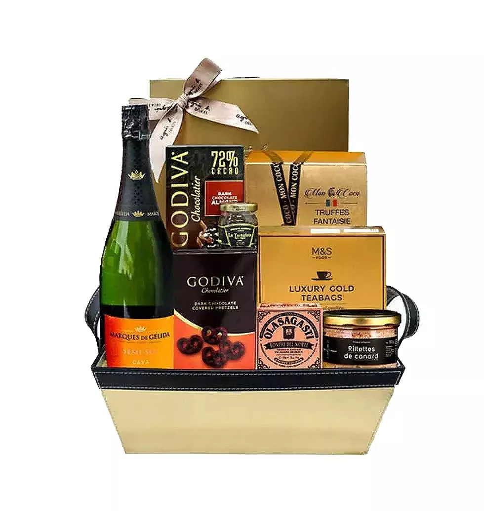 Gastronomic Extravaganza In A Hamper